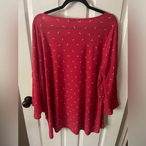 ROZ & ALI Red w/tiny Flowers, Asymmetrical Hem , WOW Sleeves, Top/ Blouse SZ 2X - Picture 3 of 7
